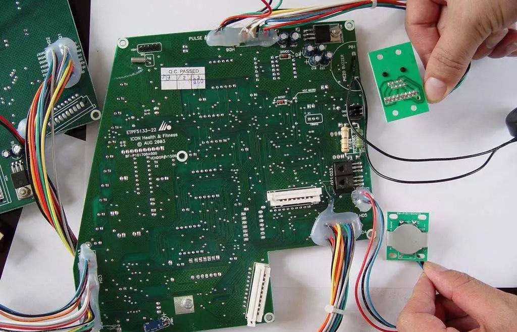 PCB線路板消泡劑應(yīng)用場(chǎng)景圖