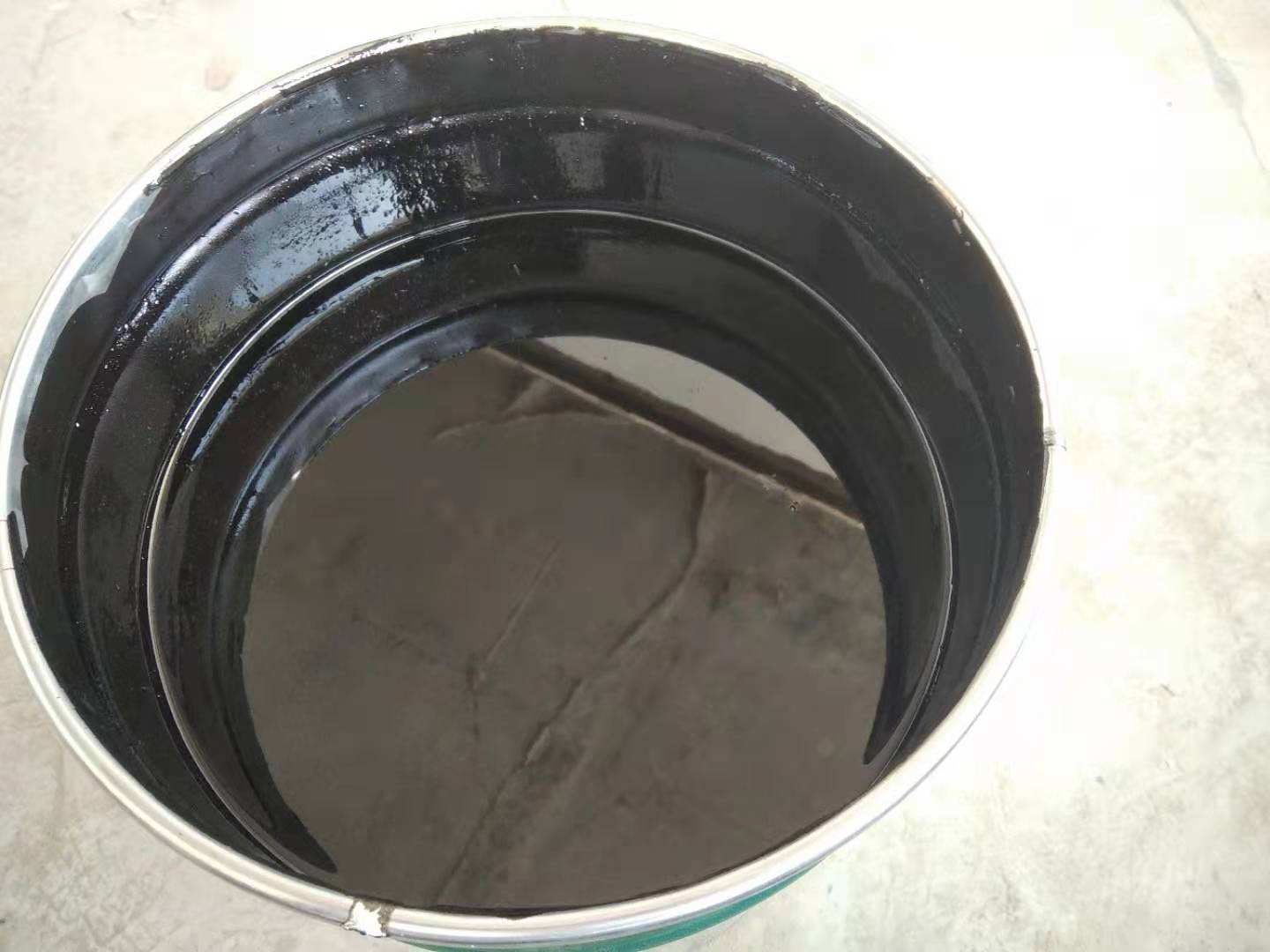 油性聚氨酯出現泡沫是怎么回事？起泡原因分析